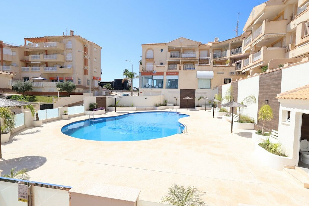 Middle Floor Apartment Campoamor Alicante - image 15