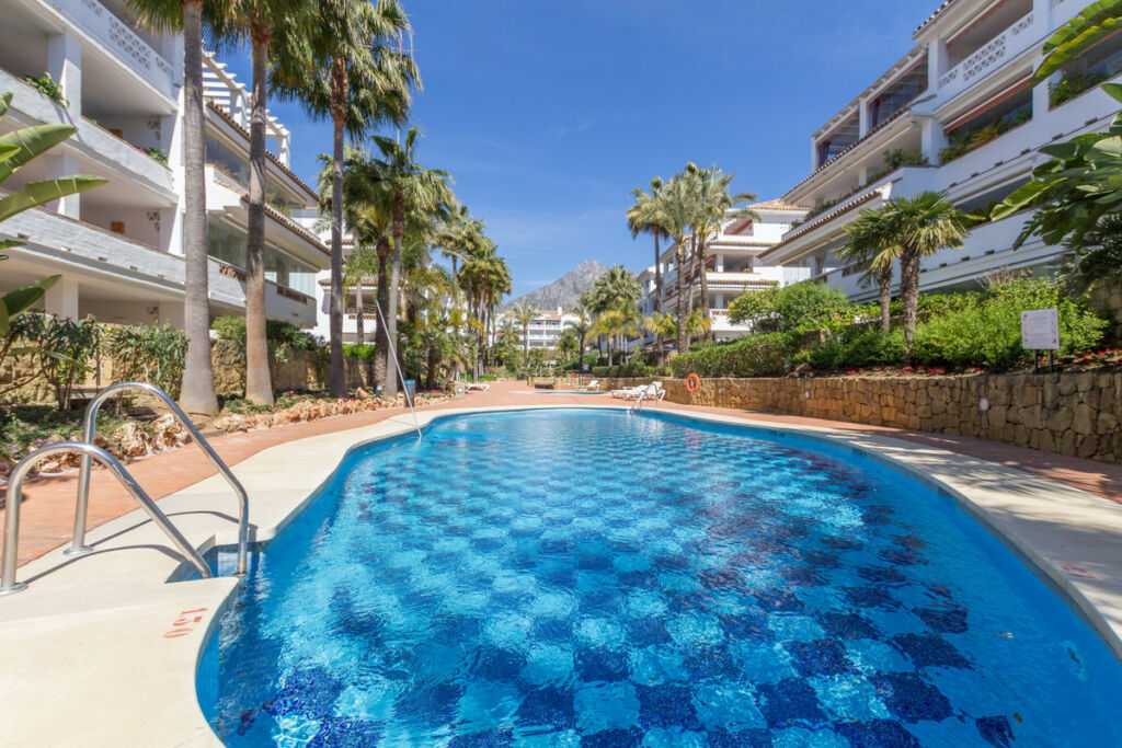 Middle Floor Apartment The Golden Mile Málaga - image 16