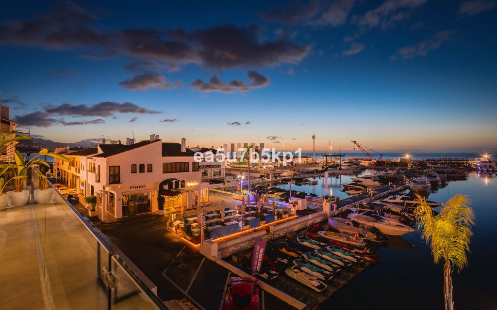 Penthouse Puerto Banús Málaga - image 16