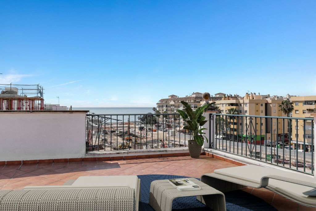 Top Floor Apartment Estepona Málaga - image 16