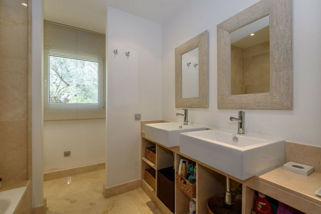 Detached Villa Los Monteros Málaga - image 14