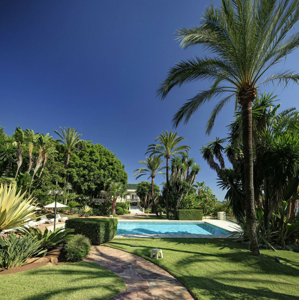 Detached Villa Río Real Málaga - image 15