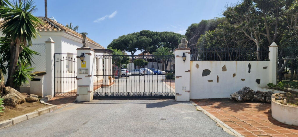 Ground Floor Apartment Calahonda Málaga - image 19