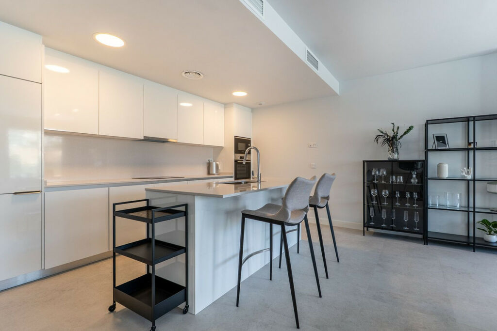 Middle Floor Apartment Estepona Málaga - image 17
