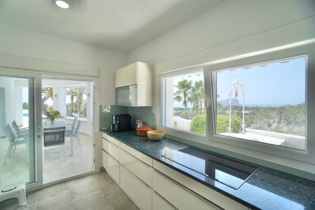Detached Villa Montemar Alicante - image 16