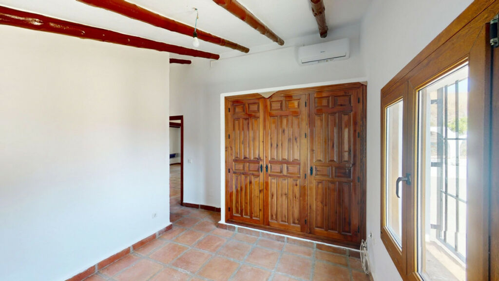 Detached Villa La Viñuela Málaga - image 16
