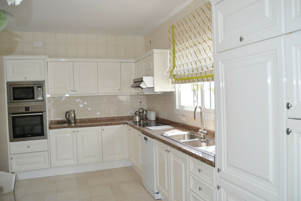 Detached Villa El Chaparral Málaga - image 16