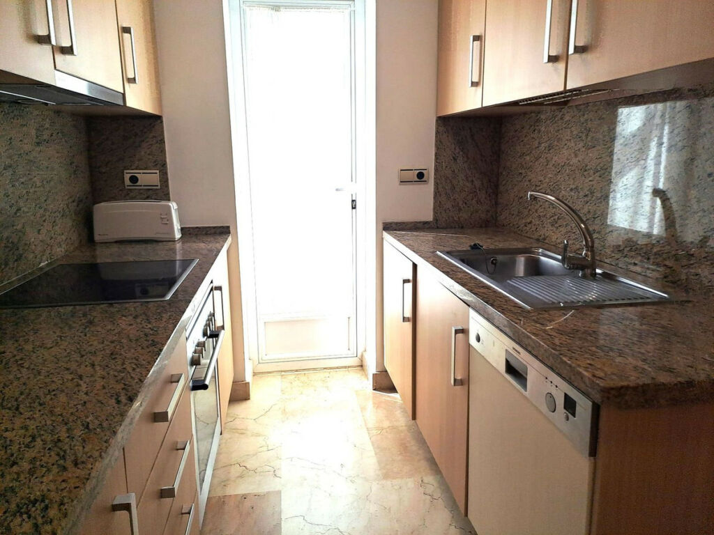 Middle Floor Apartment Estepona Málaga - image 18