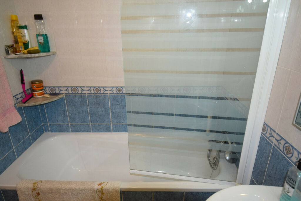 Middle Floor Apartment Guardamar del Segura Alicante - image 16