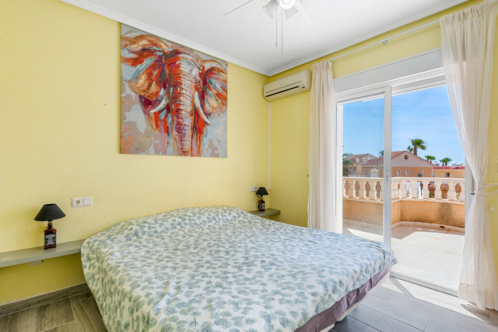 Townhouse Dona Pepa Alicante - image 16