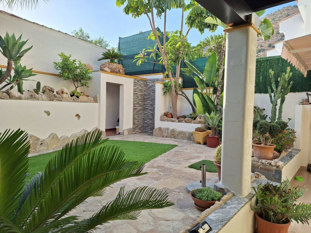 Townhouse La Capellania Málaga - image 16