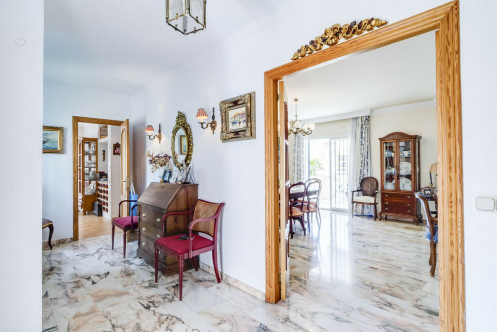 Detached Villa Marbella Málaga - image 16