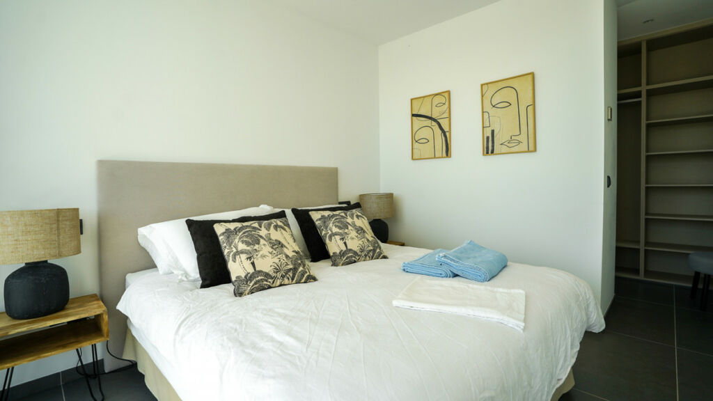 Detached Villa Estepona Málaga - image 17