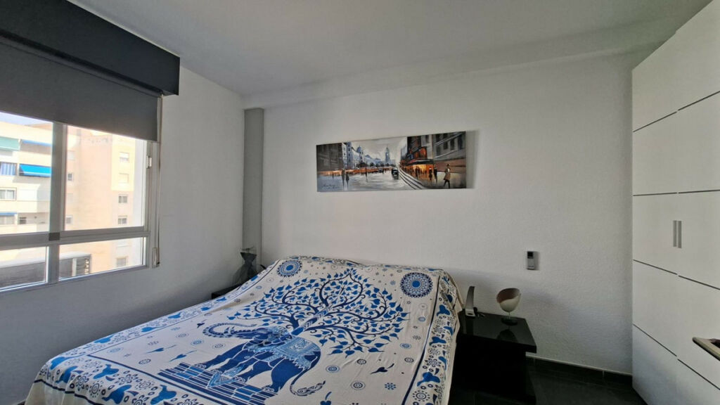 Middle Floor Apartment Torrevieja Alicante - image 17