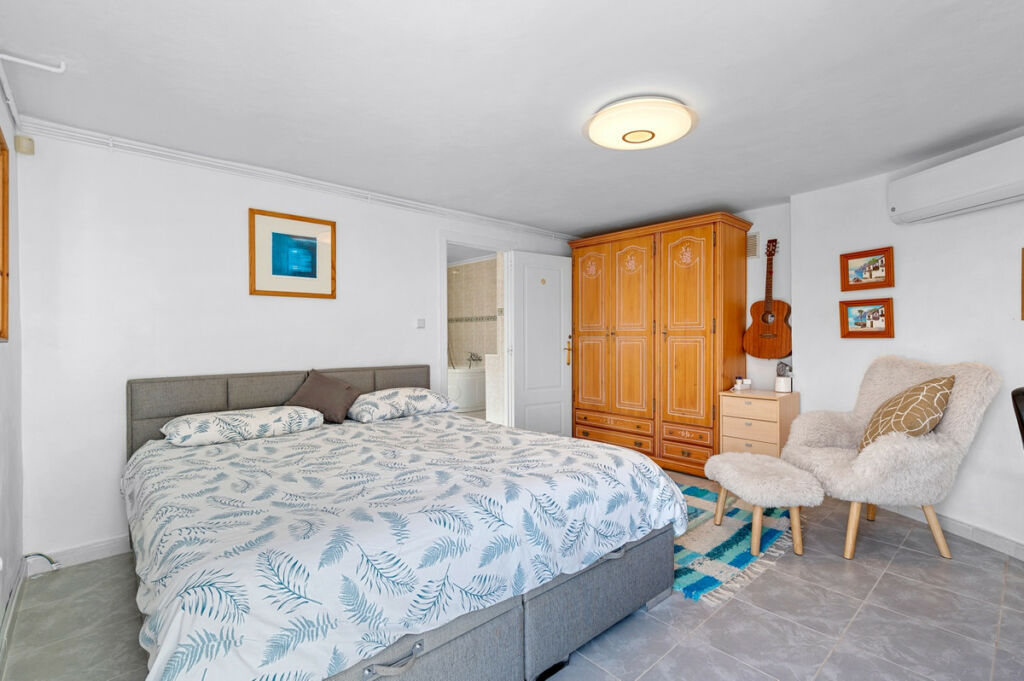 Detached Villa Ciudad Quesada Alicante - image 17