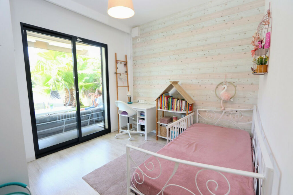 Detached Villa La Zenia Alicante - image 17
