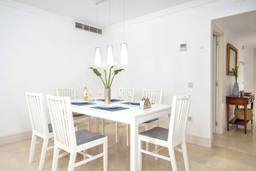 Middle Floor Apartment The Golden Mile Málaga - image 17