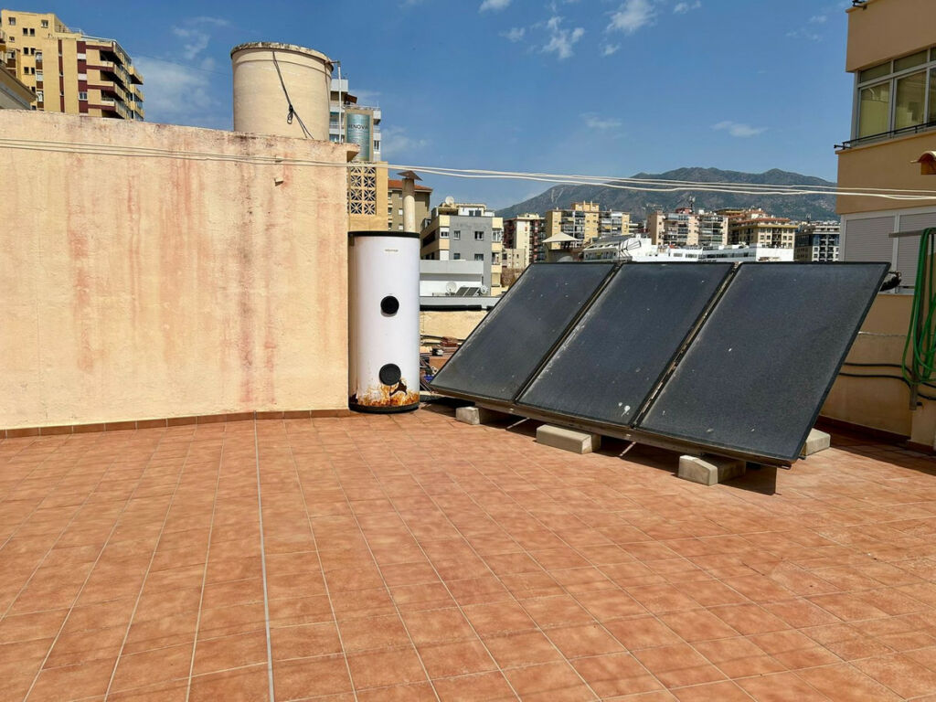 Middle Floor Apartment Los Boliches Málaga - image 17