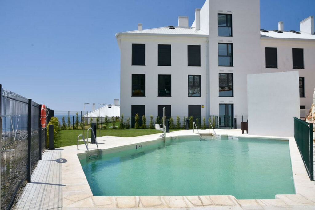 Middle Floor Apartment Fuengirola Málaga - image 17