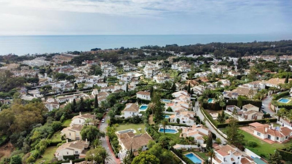 Detached Villa Marbella Málaga - image 17