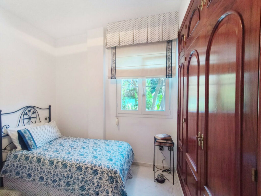 Middle Floor Apartment The Golden Mile Málaga - image 17