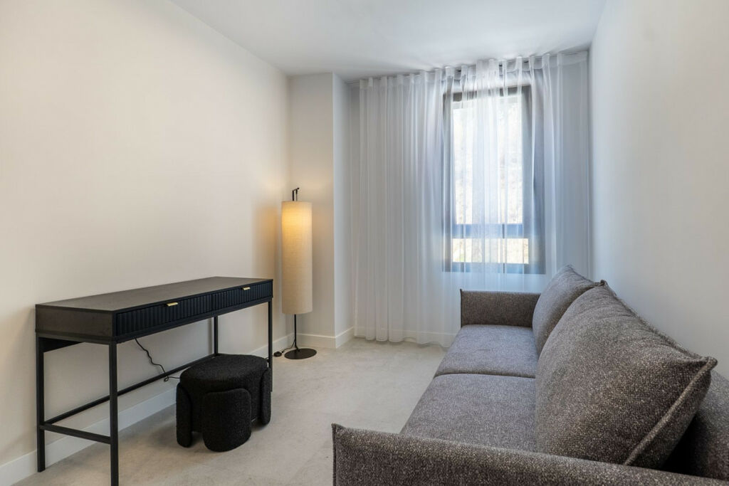 Middle Floor Apartment Estepona Málaga - image 18