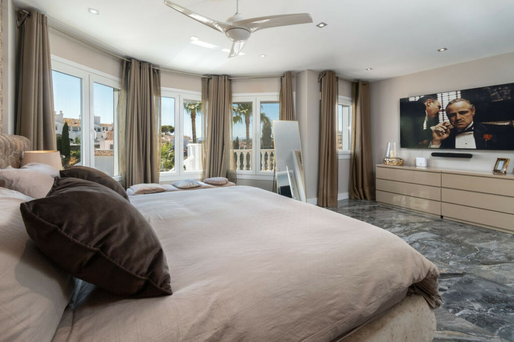 Detached Villa Miraflores Málaga - image 17