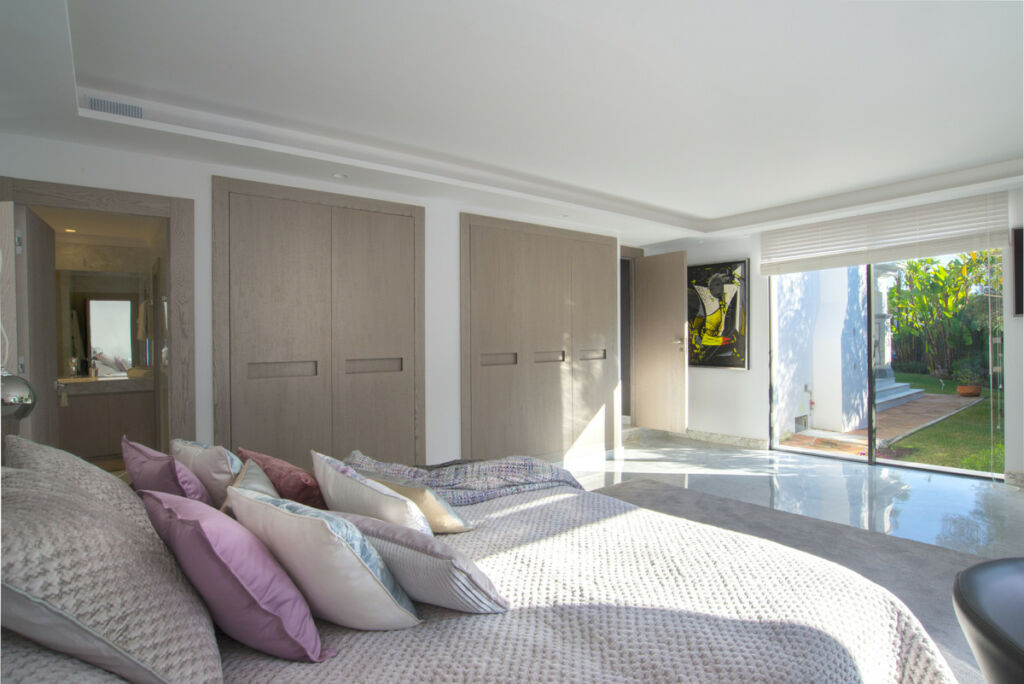 Detached Villa Nueva Andalucía Málaga - image 17