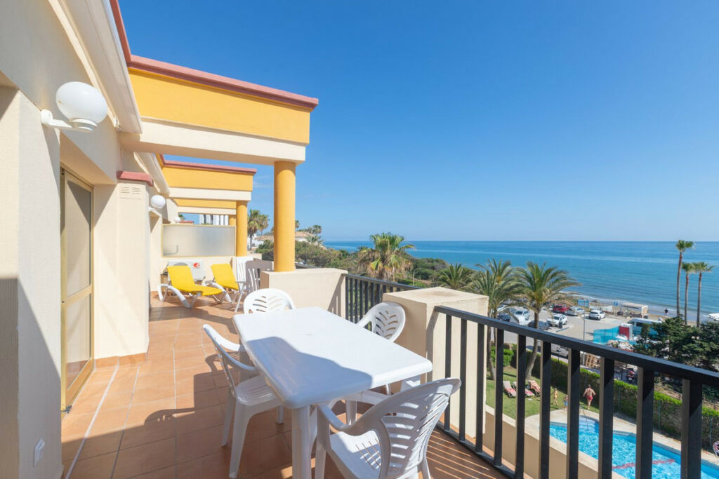 Penthouse Elviria Málaga - image 32