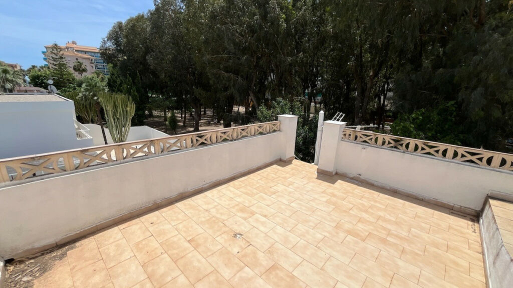 Detached Villa Albir Alicante - image 17