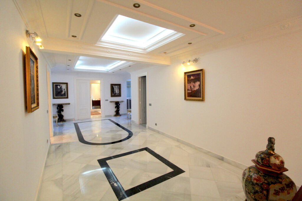 Ground Floor Apartment Puerto Banús Málaga - image 17