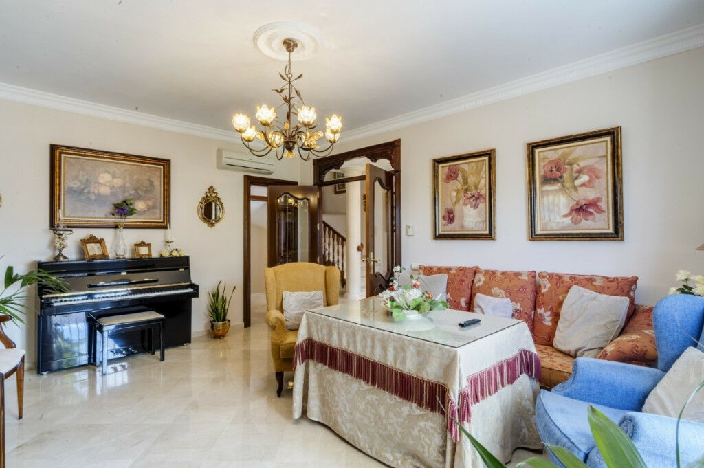 Detached Villa Alhaurín el Grande Málaga - image 17