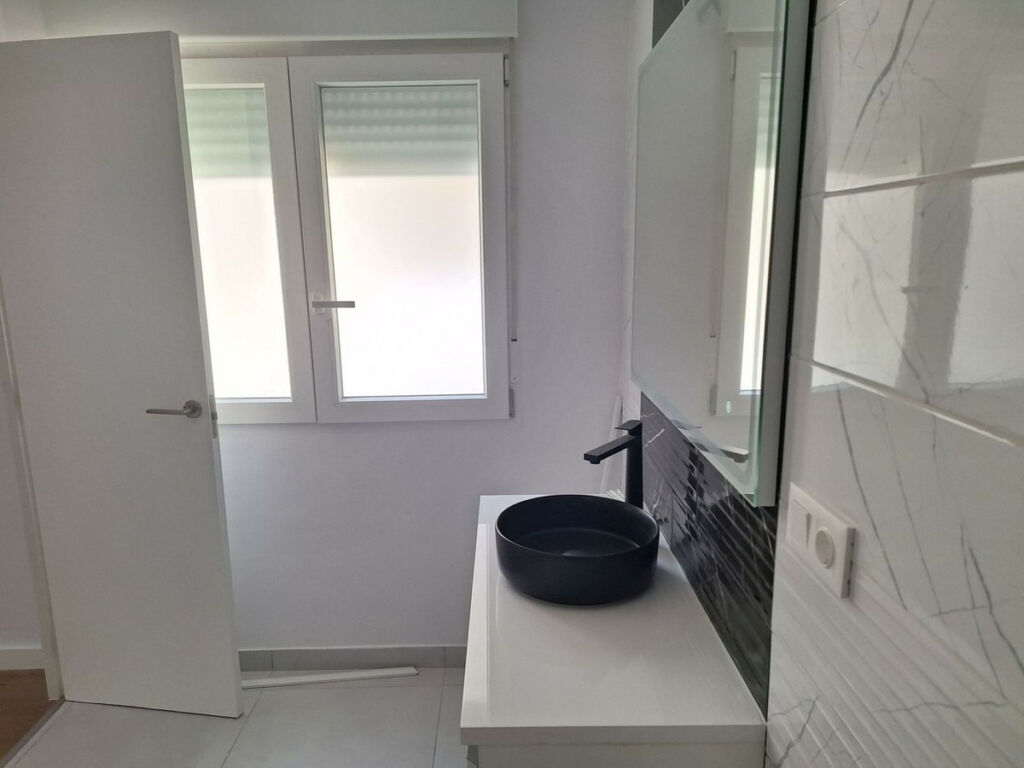 Middle Floor Apartment Benidorm Alicante - image 17