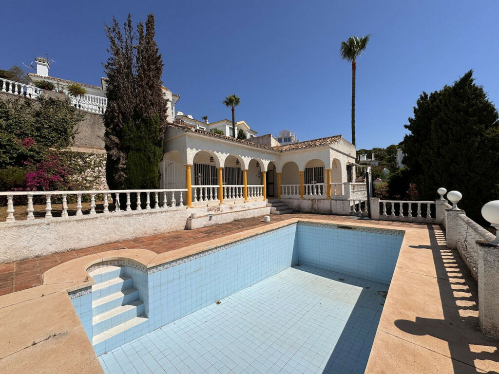 Detached Villa Miraflores Málaga - image 7