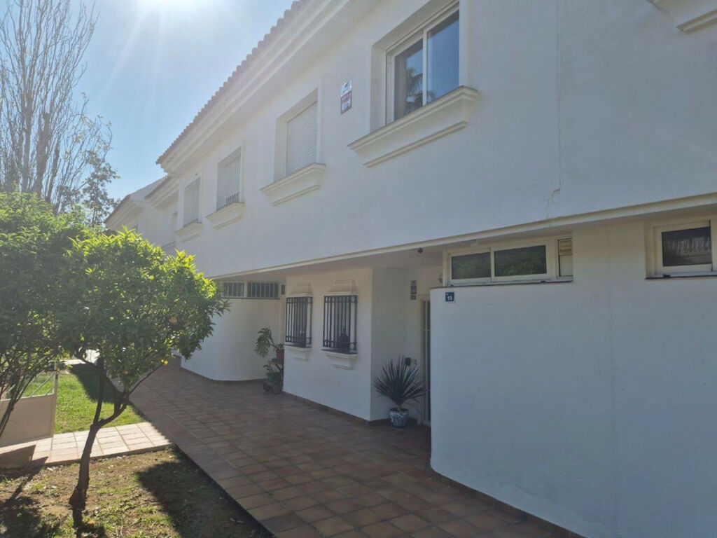 Townhouse El Hornillo Málaga - image 17
