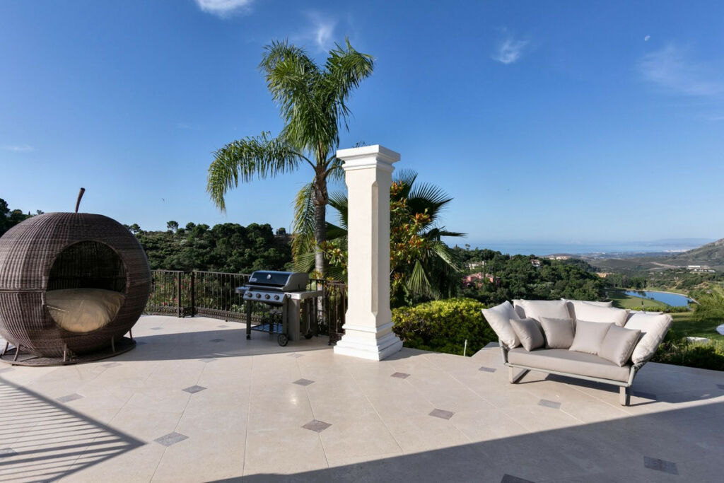 Detached Villa Benahavís Málaga - image 17