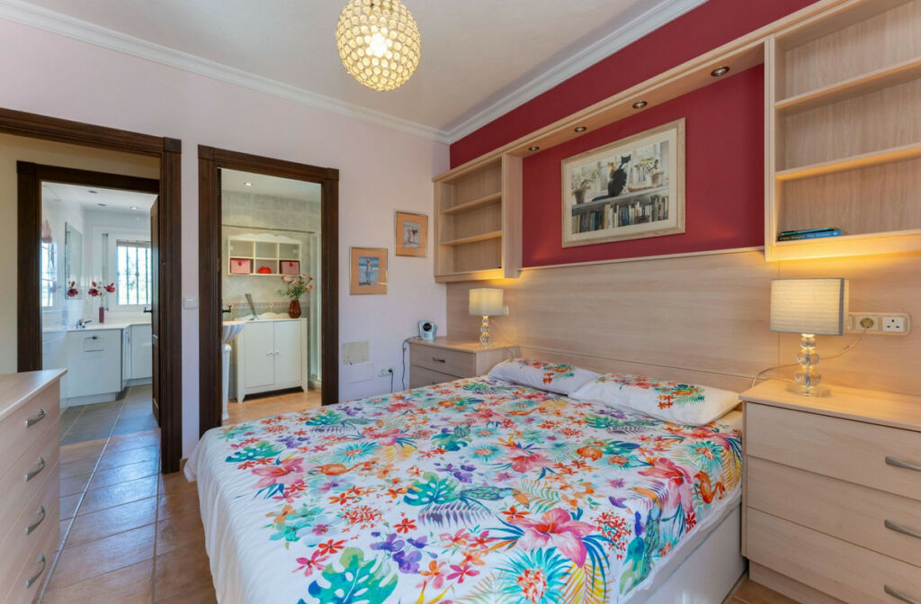 Detached Villa Alhaurín el Grande Málaga - image 17