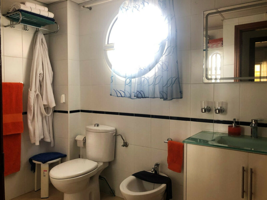 Middle Floor Apartment Fuengirola Málaga - image 17