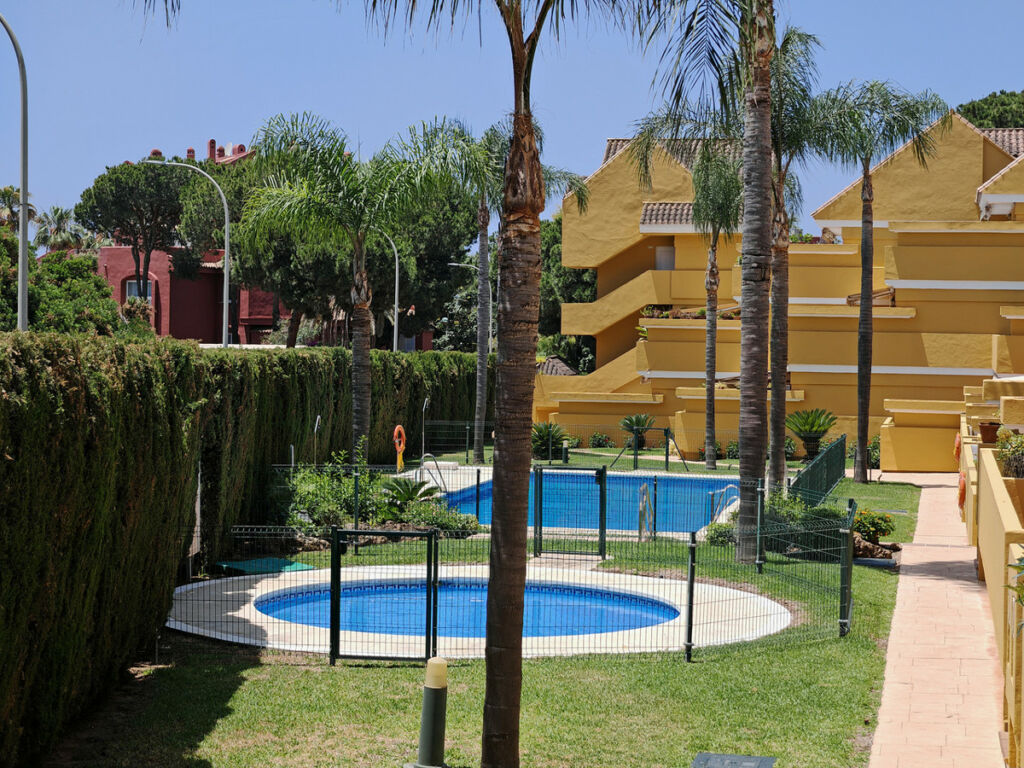 Middle Floor Apartment Elviria Málaga - image 17