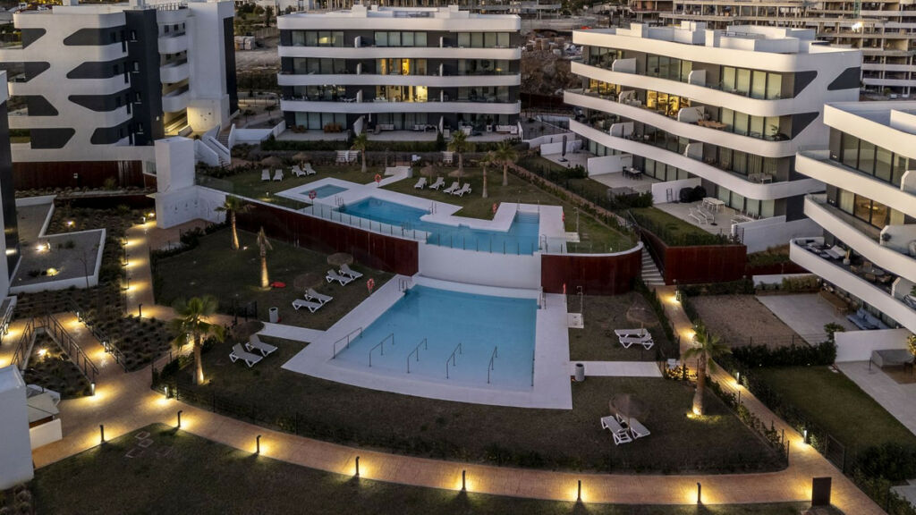 Middle Floor Apartment Fuengirola Málaga - image 17