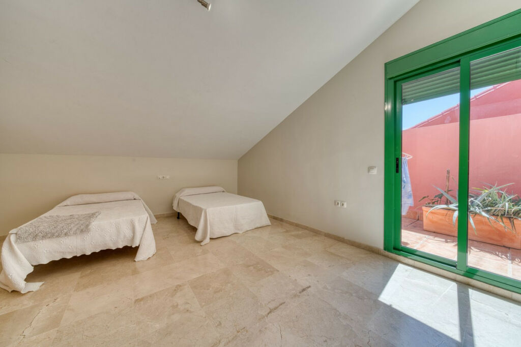 Penthouse Torreblanca Málaga - image 17