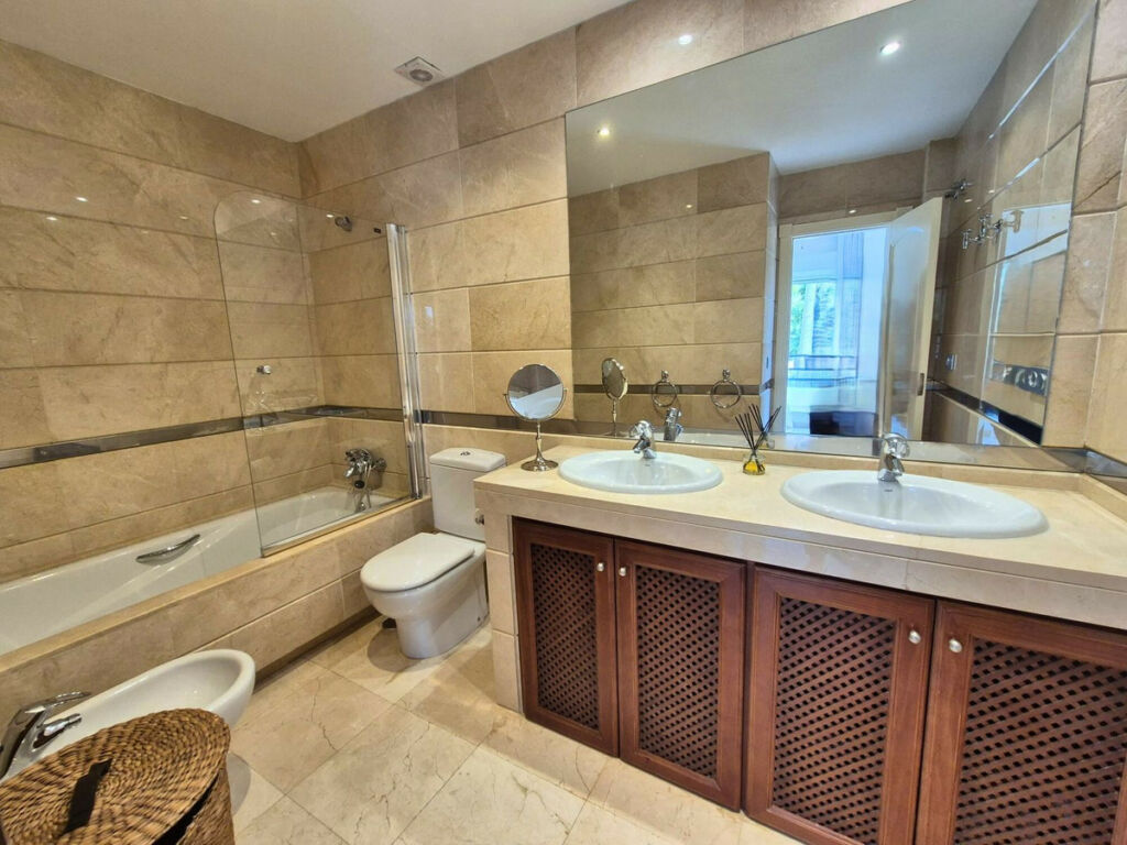 Semi-Detached House San Roque Club Cádiz - image 17