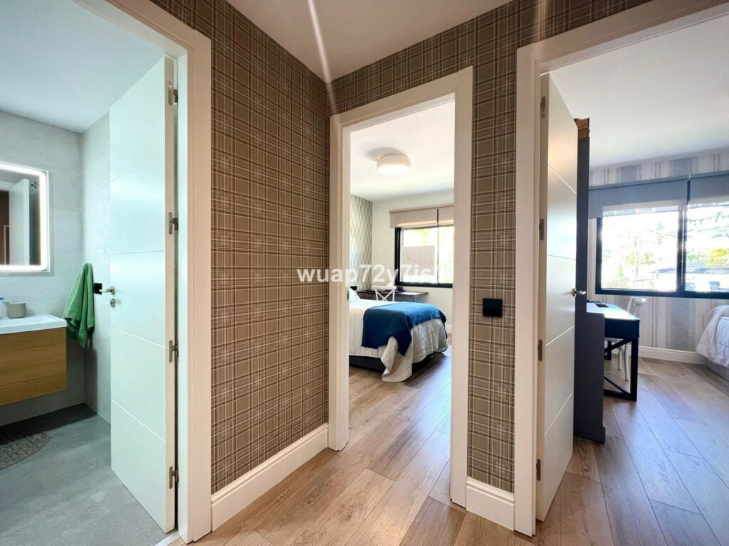 Middle Floor Apartment Estepona Málaga - image 17