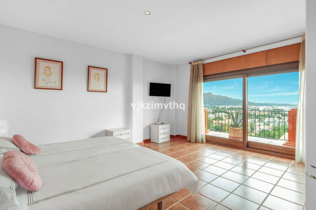 Detached Villa Benahavís Málaga - image 20