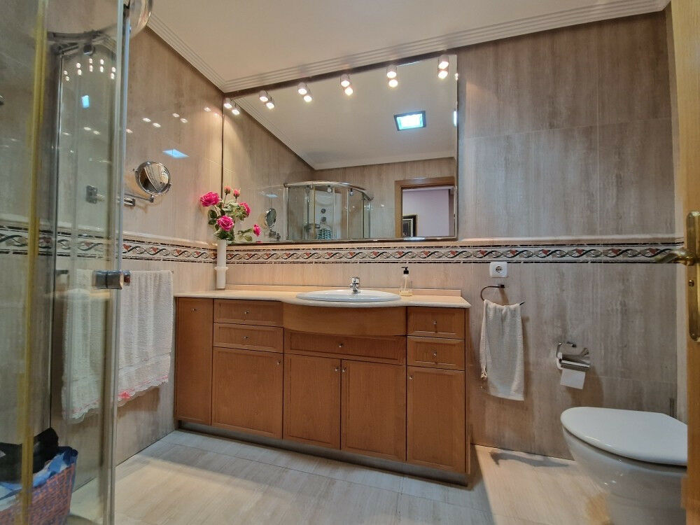 Middle Floor Apartment Benidorm Alicante - image 17