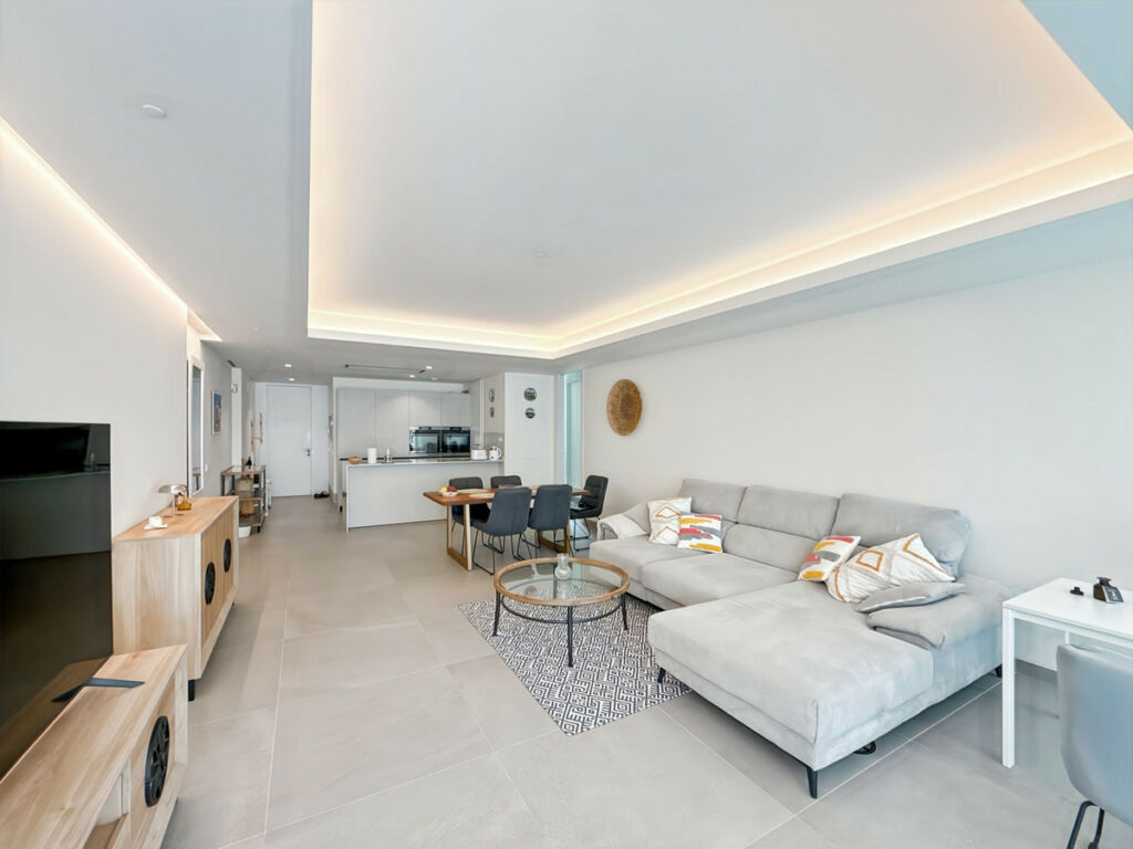 Middle Floor Apartment Estepona Málaga - image 17