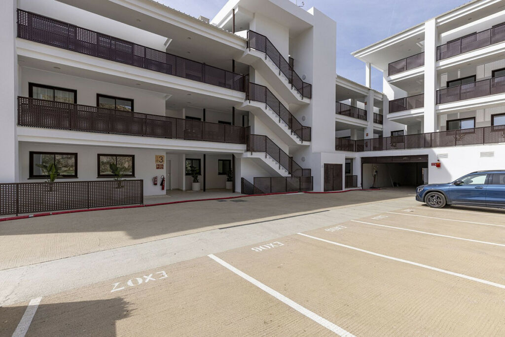 Middle Floor Apartment Fuengirola Málaga - image 18