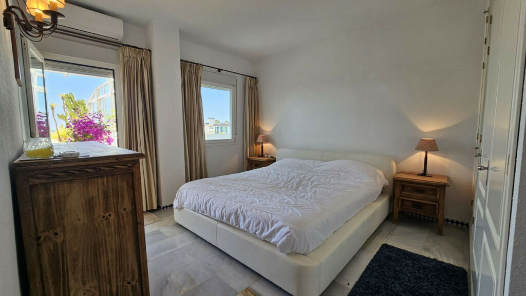 Top Floor Apartment Estepona Málaga - image 17