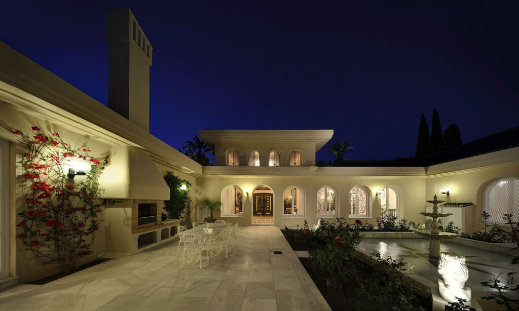 Detached Villa Río Real Málaga - image 16