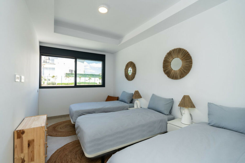 Middle Floor Apartment Estepona Málaga - image 17